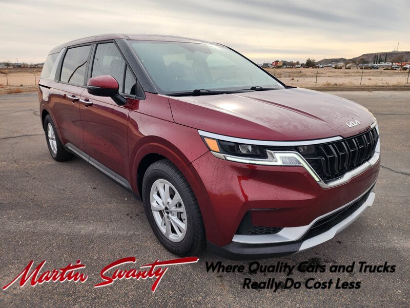 2024 Kia Carnival LX  