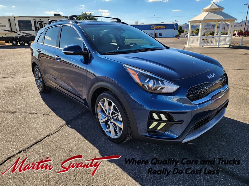 2022 Kia Niro Touring SE - Photo 1 - Lake Havasu Cit, AZ 86403