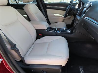 2017 Chrysler 300 Series Limited   - Photo 15 - Lake Havasu Cit, AZ 86403