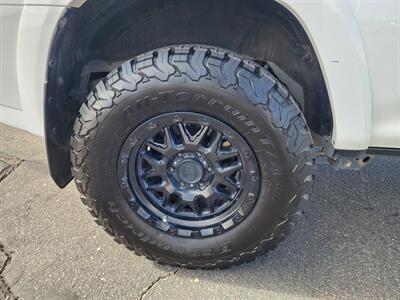 2019 Toyota 4Runner SR5   - Photo 11 - Lake Havasu City, AZ 86403