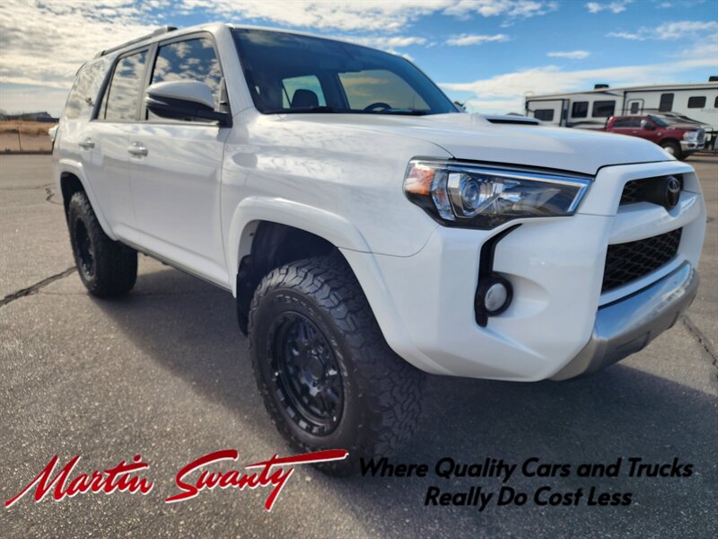 2019 Toyota 4Runner SR5   - Photo 1 - Lake Havasu City, AZ 86403