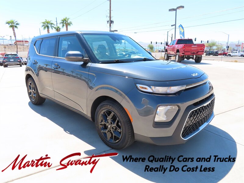 2022 Kia Soul LX - Photo 1 - Lake Havasu Cit, AZ 86403