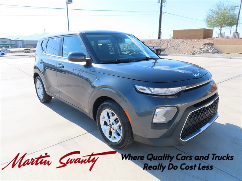2022 Kia Soul LX  