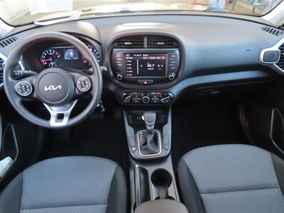 2022 Kia Soul LX   - Photo 2 - Lake Havasu Cit, AZ 86403