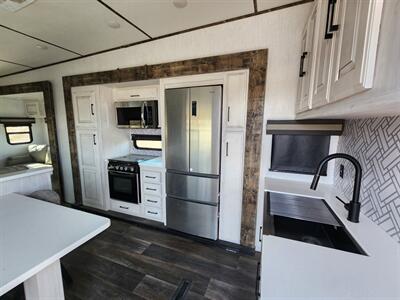 2022 HEARTLAND BIG HORN M37RD - Photo 13 - Lake Havasu City, AZ 86403