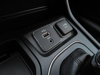 2019 Jeep Cherokee Latitude Plus   - Photo 25 - Lake Havasu Cit, AZ 86403
