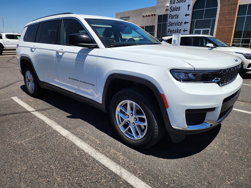 2023 Jeep Grand Cherokee L Laredo - Photo 1 - Lake Havasu Cit, AZ 86403