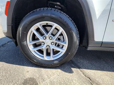 2023 Jeep Grand Cherokee L Laredo   - Photo 8 - Lake Havasu Cit, AZ 86403