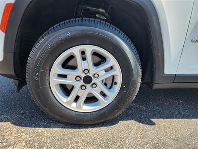 2024 Jeep Grand Cherokee Laredo - Photo 9 - Lake Havasu Cit, AZ 86403