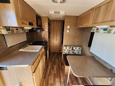 2016 PACIFIC COACH ECON E16BB   - Photo 9 - Lake Havasu Cit, AZ 86403
