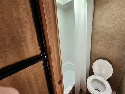 2016 PACIFIC COACH ECON E16BB   - Photo 12 - Lake Havasu Cit, AZ 86403