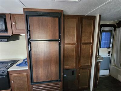 2017 KEYSTONE BULLET ULTRA LITE   - Photo 13 - Lake Havasu Cit, AZ 86403