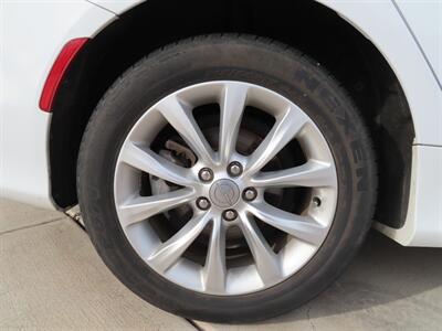 2015 Chrysler 200 C   - Photo 10 - Lake Havasu City, AZ 86403