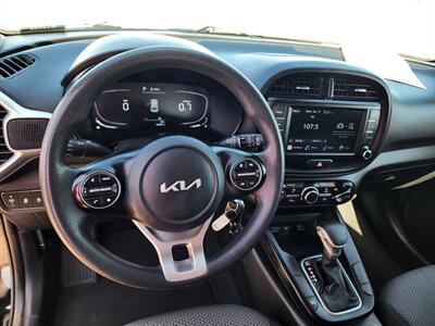 2023 Kia Soul LX   - Photo 2 - Lake Havasu Cit, AZ 86403
