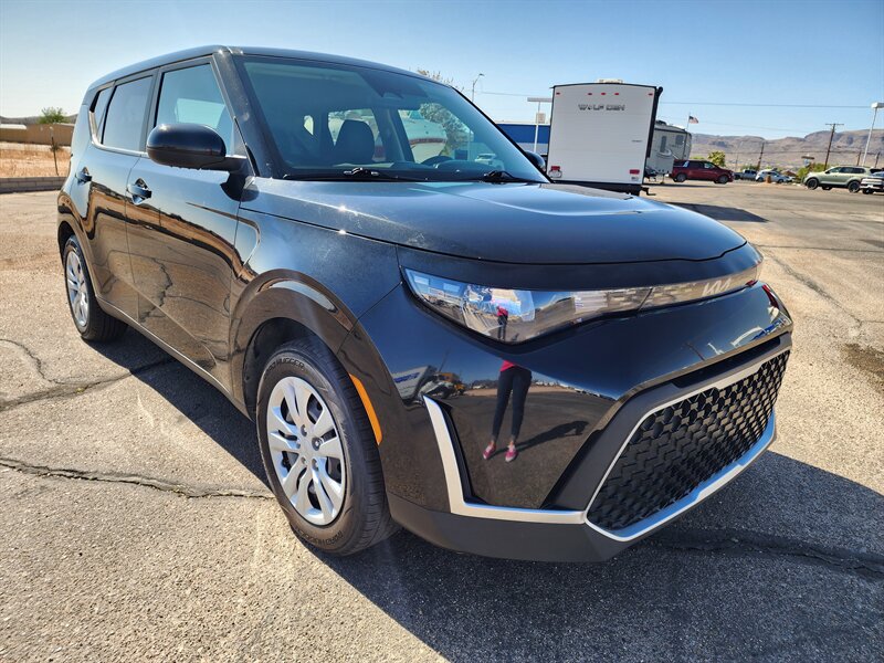 2023 Kia Soul LX - Photo 1 - Lake Havasu Cit, AZ 86403