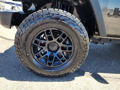 2017 Jeep Wrangler Sport   - Photo 9 - Lake Havasu Cit, AZ 86403