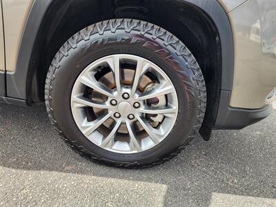 2021 Jeep Cherokee Latitude Plus   - Photo 10 - Lake Havasu Cit, AZ 86403