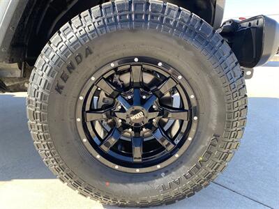 2020 Jeep Gladiator Rubicon   - Photo 11 - Lake Havasu City, AZ 86403