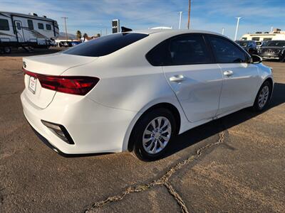 2021 Kia Forte FE   - Photo 5 - Lake Havasu City, AZ 86403