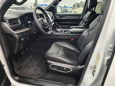 2023 Jeep Wagoneer L Series II - Photo 18 - Lake Havasu City, AZ 86403