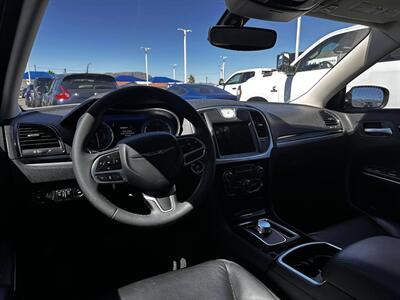 2023 Chrysler 300 Series Touring L   - Photo 6 - Lake Havasu Cit, AZ 86403