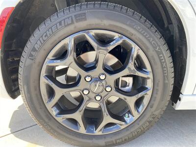 2023 Chrysler 300 Series Touring L   - Photo 10 - Lake Havasu Cit, AZ 86403