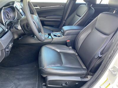 2023 Chrysler 300 Series Touring L   - Photo 12 - Lake Havasu Cit, AZ 86403