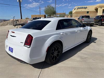 2023 Chrysler 300 Series Touring L   - Photo 8 - Lake Havasu Cit, AZ 86403