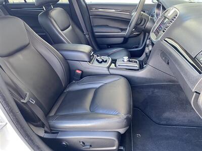 2023 Chrysler 300 Series Touring L   - Photo 15 - Lake Havasu Cit, AZ 86403