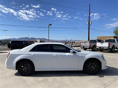 2023 Chrysler 300 Series Touring L   - Photo 9 - Lake Havasu Cit, AZ 86403
