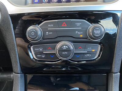 2023 Chrysler 300 Series Touring L   - Photo 24 - Lake Havasu Cit, AZ 86403