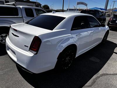 2023 Chrysler 300 Series Touring L   - Photo 3 - Lake Havasu Cit, AZ 86403