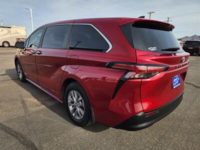 2021 Toyota Sienna XLE   - Photo 6 - Lake Havasu City, AZ 86403