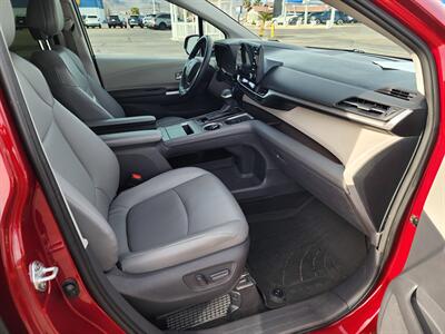 2021 Toyota Sienna XLE   - Photo 13 - Lake Havasu City, AZ 86403