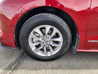 2021 Toyota Sienna XLE   - Photo 9 - Lake Havasu City, AZ 86403