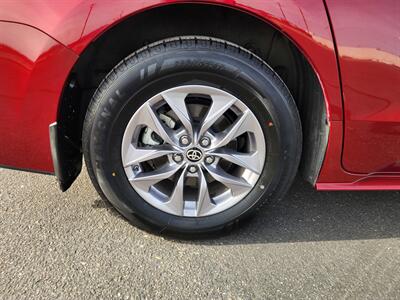 2021 Toyota Sienna XLE   - Photo 11 - Lake Havasu City, AZ 86403