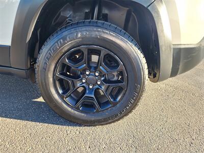 2019 Jeep Cherokee Trailhawk   - Photo 8 - Lake Havasu Cit, AZ 86403