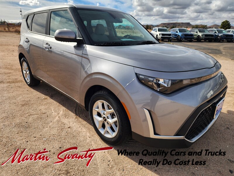 2023 Kia Soul LX   - Photo 1 - Lake Havasu City, AZ 86403