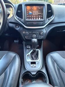 2017 Jeep Cherokee Trailhawk - Photo 15 - Los Angeles, CA 90025