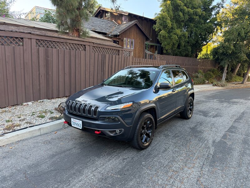 2017 Jeep Cherokee Trailhawk   - Photo 1 - Los Angeles, CA 90025