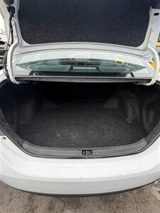 2018 Toyota Corolla LE   - Photo 15 - Los Angeles, CA 90025