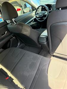 2022 Hyundai ELANTRA Hybrid Blue   - Photo 15 - Los Angeles, CA 90025