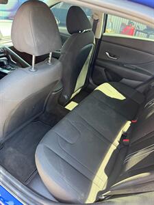 2022 Hyundai ELANTRA Hybrid Blue   - Photo 13 - Los Angeles, CA 90025