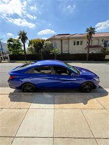 2022 Hyundai ELANTRA Hybrid Blue   - Photo 4 - Los Angeles, CA 90025