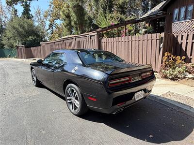 2019 Dodge Challenger SXT - Photo 5 - Los Angeles, CA 90025