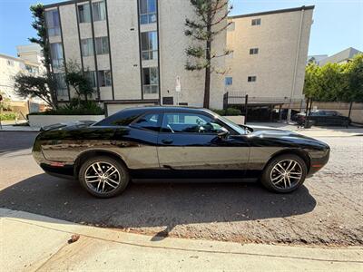 2019 Dodge Challenger SXT - Photo 6 - Los Angeles, CA 90025
