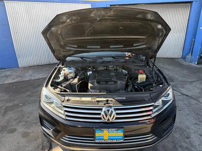 2016 Volkswagen Touareg VR6 Sport - Photo 9 - Los Angeles, CA 90025