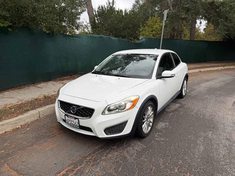 2011 Volvo C30 T5 R-Design   - Photo 1 - Los Angeles, CA 90025