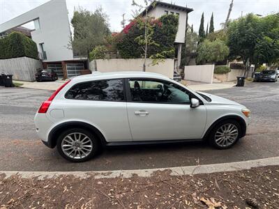 2011 Volvo C30 T5 R-Design - Photo 6 - Los Angeles, CA 90025