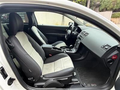 2011 Volvo C30 T5 R-Design - Photo 13 - Los Angeles, CA 90025